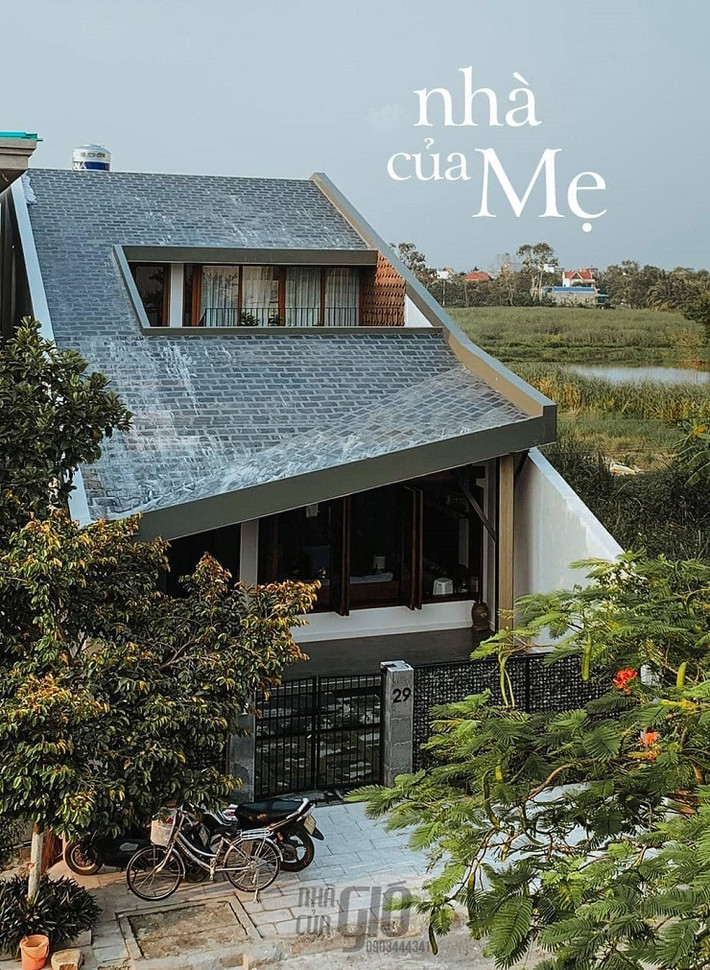 Những chia sẻ xúc động của anh Tâm trở thành nguồn cảm hứng để nhóm KTS thiết kế nên “Nhà của mẹ”. Đơn vị thiết kế đồng hành hoàn toàn hiểu tâm nguyện, suy nghĩ và ước muốn của mẹ anh Tâm. KTS đã dùng ngôn ngữ của kiến trúc, tinh tế, tỉ mỉ đến từng chi tiết để kể lại những câu chuyện mang đầy kỷ niệm, thể hiện tấm lòng hiếu thảo và tình cảm sâu sắc của người con trai dành cho người mẹ thân yêu.