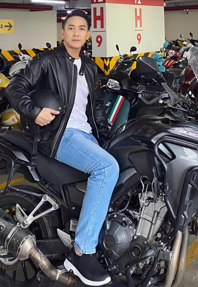 Hứa Vỹ Văn lo ngại việc ở nhà quá lâu khiến anh quên mất cách lái xe.