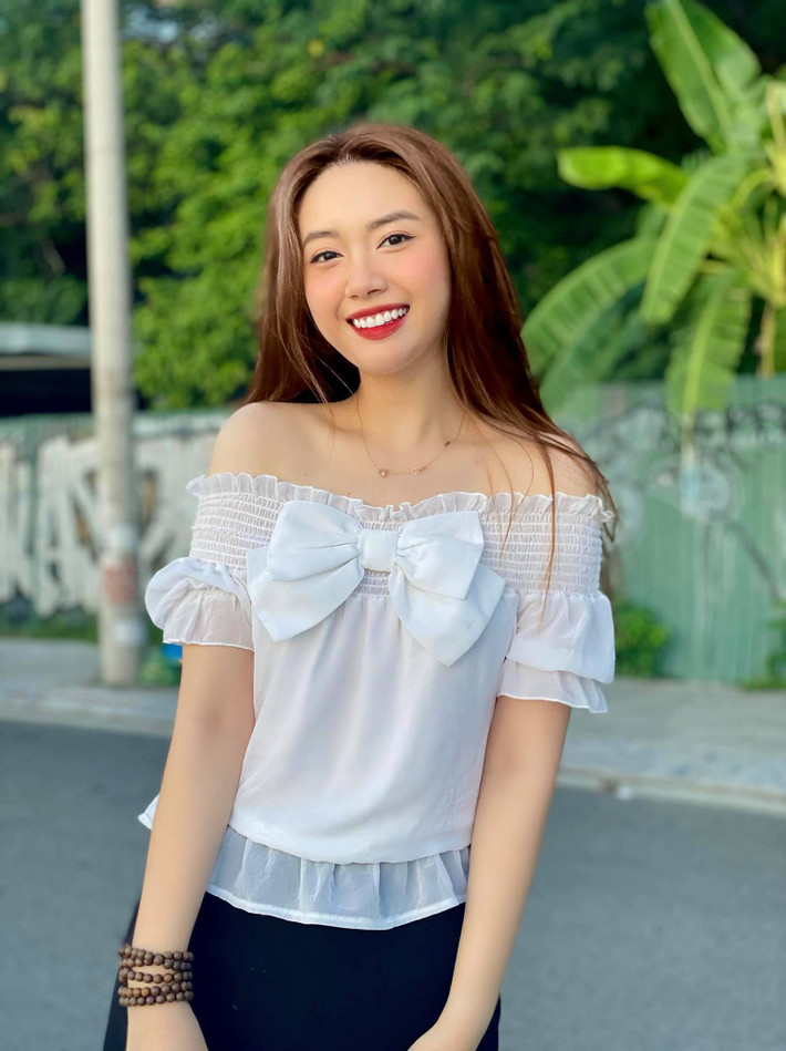 Kiều My xinh xắn.