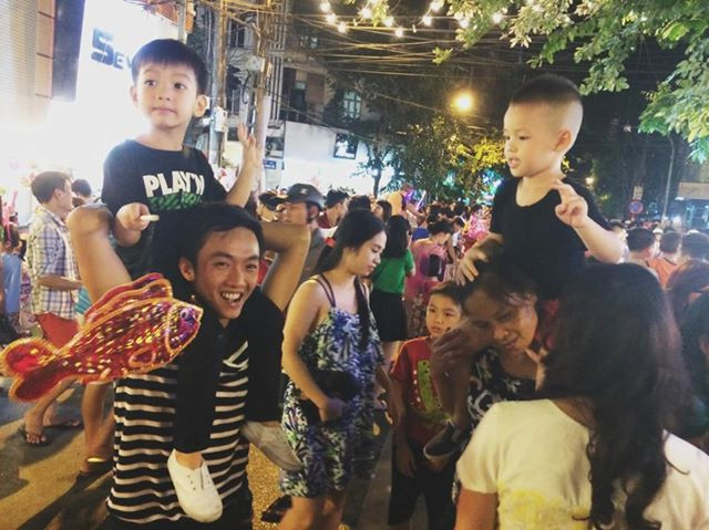 Thời gian gần đây, Cường đô la liên tục đăng tải hình ảnh con trai Subeo cũng như thể hiện tình cảm, dành sự quan tâm đặc biệt tới vợ anh - ca sĩ Hồ Ngọc Hà.