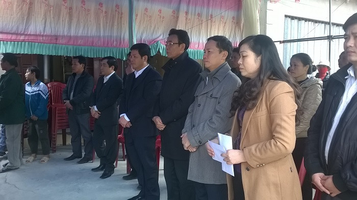 Lãnh đạo ban ngành tỉnh Thái Bình đến phúng viếng chia buồn cùng gia đình các nạn nhân. Hy vọng sau vụ tai nạn thương tâm này, họ sẽ tuyên truyền các biện pháp để người dân bảo vệ mình.