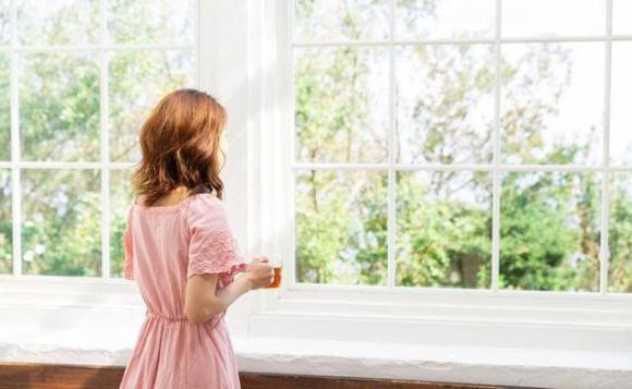 Nhiều bạn trẻ không nhận ra điều này, đặc biệt là khi họ chưa kết hôn, họ sẽ lấy mọi thứ trong tình yêu làm tiêu chuẩn đo lường, và họ không tin rằng tình yêu và hôn nhân nói chung là hai thứ khác nhau.