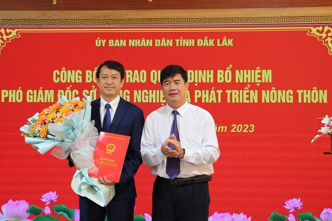 Ngày 14/12, UBND tỉnh Đắk Lắk bổ nhiệm công chức giữ chức vụ lãnh đạo, quản lý đối với ông Nguyễn Minh Chí, Giám đốc Quỹ Bảo vệ và Phát triển rừng tỉnh Đắk Lắk, giữ chức vụ Phó Giám đốc Sở NN-PTNT. Thời hạn bổ nhiệm là 5 năm, kể từ ngày 11/12/2023.
