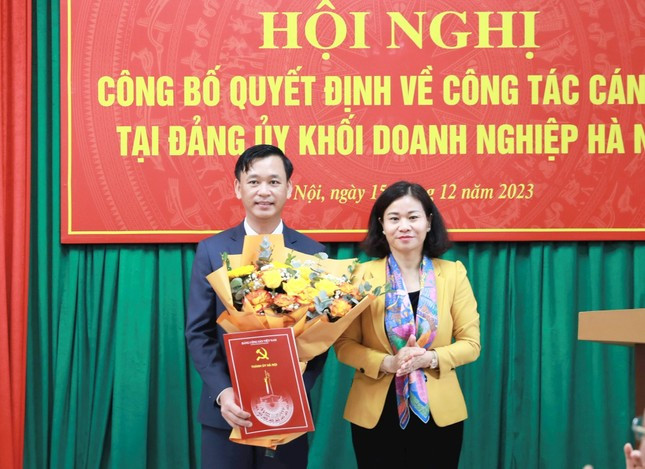 Ngày 15/12, Ban Thường vụ Thành ủy Hà Nội chuẩn y ông Lương Mạnh Sơn (SN 1978), Ủy viên Ban Thường vụ, Chủ nhiệm Ủy ban Kiểm tra Đảng ủy Khối doanh nghiệp Hà Nội, giữ chức Phó Bí thư Đảng ủy Khối doanh nghiệp Hà Nội, nhiệm kỳ 2020-2025.