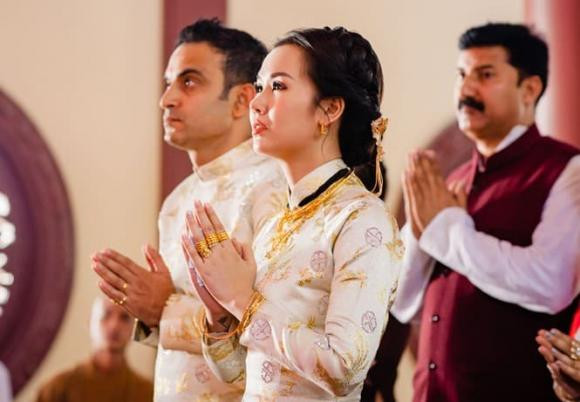 Ngày 14/1/2019, Võ Hạ Trâm đã làm đám cưới với doanh nhân Ấn Độ Vikas ở TP HCM.