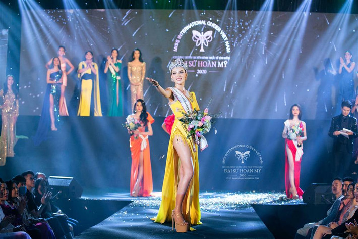 ới chiến thắng này, Phùng Trương Trân Đài sẽ đại diện Việt Nam thi Miss International Queen - Hoa hậu Chuyển giới Quốc tế 2021 tại Thái Lan.
