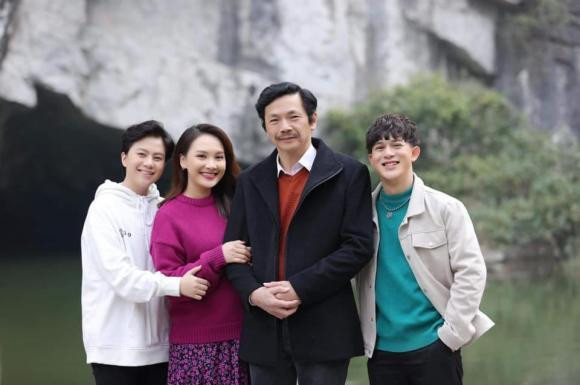 Nghệ sĩ Trung Anh đi du lịch cùng Bảo Thanh, Quang Anh, Bảo Hân: "Mấy bố con có một chuyến hành hương tới những nơi linh thiêng của miền đất cố đô Hoa Lư".