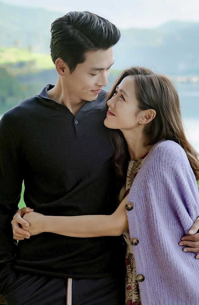 ##s###Người hâm mộ đều mong chờ một đám cưới trong tương lai gần. Giới bất động sản đang rộ tin, cặp đôi đã tính chuyện kết hôn khi cha mẹ Hyun Bin đang tìm mua nhà, được đồn sẽ là nhà tân hôn của Hyun Bin - Son Ye Jin.