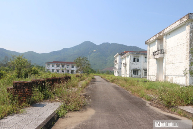 Trả lời báo Tiền Phong, ông Nguyễn Thanh Bình - Phó Chủ tịch UBND TP Huế, cho biết Bệnh viện đa khoa Chân Mây (cũ) hoạt động ngày càng đi xuống, chưa đáp ứng được nhu cầu của người dân và định hướng phát triển khu vực. “Chúng tôi đề nghị Trường Đại học Y Dược - Đại học Huế rà soát các điều kiện, tiêu chuẩn để nâng cao hiệu quả của thiết chế này,” ông Bình cho biết. (Ảnh: Người đưa tin). 10.jpg