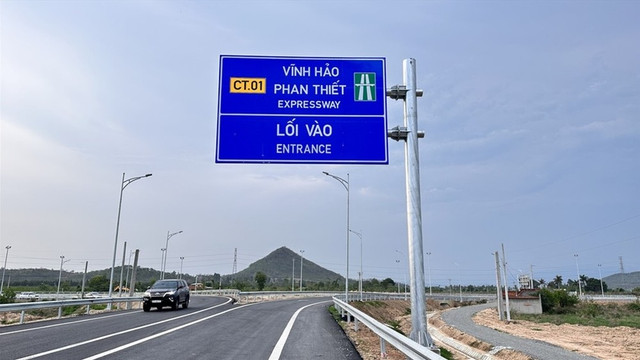 Cao tốc Vĩnh Hảo - Phan Thiết qua Bình Thuận cũ, dài hơn 100 km, thông xe cách đây hơn hai năm. (Ảnh: Chinhphu.vn). a1-8974.jpg