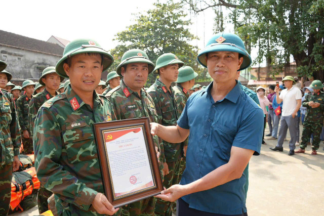 Cấp ủy, chính quyền xã Hợp Thịnh gửi thư cảm ơn, tặng những món quà giản dị tri ân tới bộ đội. anh-12.jpg