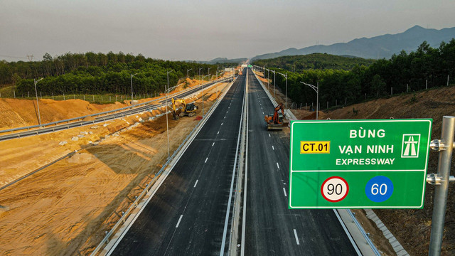 Cao tốc Bùng - Vạn Ninh có điểm đầu tại Km625+000, khớp nối với điểm cuối dự án thành phần đoạn Vũng Áng - Bùng, thuộc địa phận xã Cự Nẫm (huyện Bố Trạch, Quảng Bình). (Ảnh: Đại Đoàn Kết). x-3050.jpg