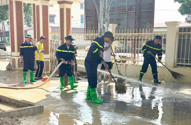 Khẩn trương dọn dẹp vệ sinh. a2.jpg