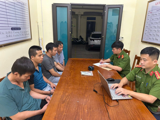 Công an xã Thanh Sơn đã tạm giữ 4 đối tượng. (Ảnh: CA Phú Thọ). 1.jpg