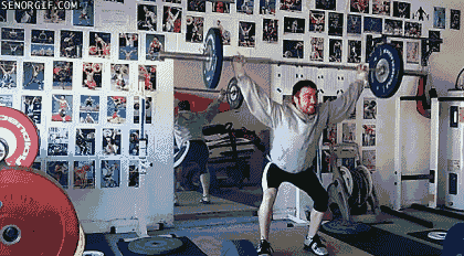 Cả tấm gương vỡ tan tành.