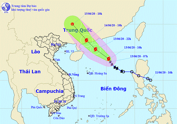 Bao gay song cao den 5 met, khan cap huong dan tau thuyen tranh bao