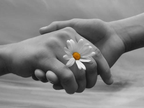 Có lòng vị tha: Bỏ qua những thứ nhỏ nhặt và tha thứ cho lỗi lầm của người khác là cách hiệu quả để bạn thấy hạnh phúc hơn.