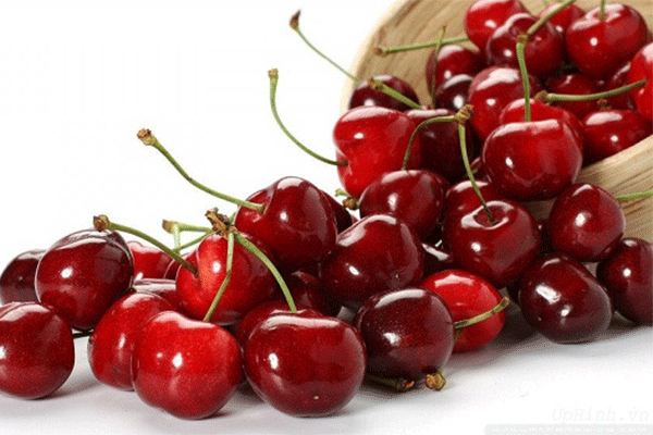 Quả anh đào chứa nhiều chất chống oxy hóa và vitamin A, C và E; dứa chứa vitamin C và một loại enzyme gọi là bromelain làm giảm viêm ruột, tăng cường chức năng miễn dịch trong khi quả việt quất chứa rất nhiều chất chống oxy hóa. Ảnh: adiva.
