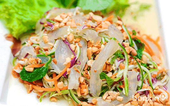 Gỏi cá mai là một trong những đặc sản Vũng Tàu thơm ngon nổi tiếng của vùng đất Vũng Tàu. Ảnh: bazantravel.