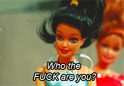 Nếu muốn sinh tồn, đừng tin tưởng ai có lẽ là bài học đầu tiên của những chú cá mập. Ngay từ lúc còn trong bụng mẹ, phôi cá mập đã tìm cách ăn thịt nhau và ăn cả những quả trứng không được thụ tinh nhằm tăng khả năng sống sót của bản thân.