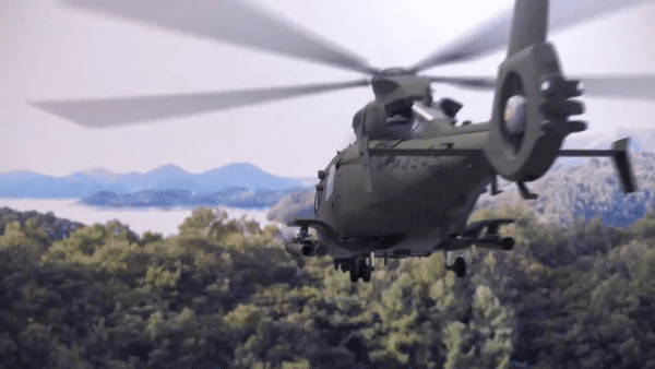 Dù được phát triển từ EC155, nhưng KAI LAH lại có rất nhiều khác biệt, cụ thể chúng có một buồng lái được thiết kế mới, hộp số cải tiến, cánh quạt cũng được thiết kế lại để đạt hiệu suất bay tốt hơn.