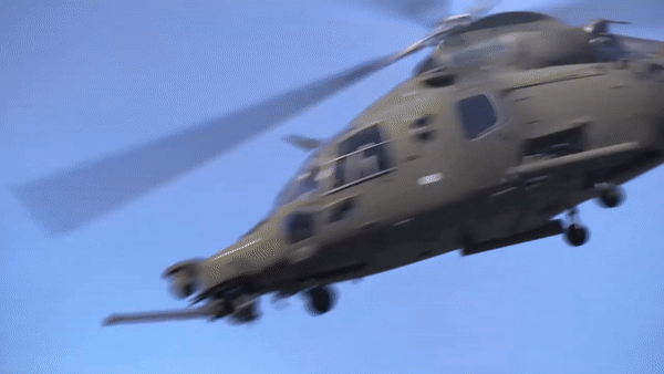 KAI LAH trang bị hệ thống điện tử tiên tiến với các cảm biến hồng ngoại, các hệ thống camera có khả năng phát hiện và bắt bám mục tiêu, sau đó dẫn đường cho các loại vũ khí công nghệ cao để tiêu diệt.