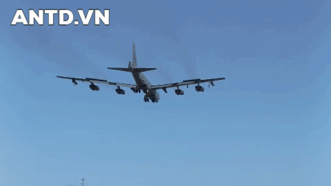 Bộ Tư lệnh Trung tâm Mỹ (CENTCOM) trong thông cáo hôm qua cho biết oanh tạc cơ B-52 thực hiện chuyến bay qua Trung Đông trên thuộc biên chế Không đoàn Oanh tạc số 5, đóng tại căn cứ không quân Minot, Bắc Dakota. CENTCOM không cho biết số lượng B-52 tham gia chuyển bay phô diễn sức mạnh quân sự này.