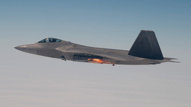 Không quân Mỹ (USAF) - lực lương quân sự trên không mạnh nhất thế giới kể từ sau Thế chiến thứ II, bất cứ hành động nào của lực lượng này đều nhận được sự quan tâm của các quốc gia lẫn giới truyền thông thế giới.