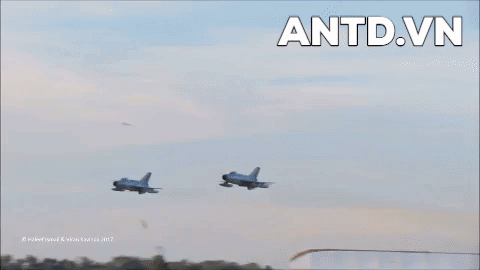 Vừa qua truyền thông quốc tế mới hay tin, tháng trước Trung Quốc đã lần đầu cho tiêm kích J-7 bay vào vùng nhận dạng phòng không (ADIZ) của đảo Đài Loan.