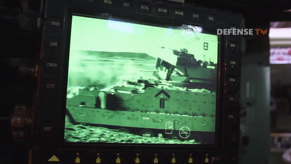 Vai trò của xe chiến đấu bộ binh M2 là chuyên chở bộ binh trên chiến trường, tạo ra sự che chắn hoả lực cho binh sỹ ngoài xe và chế áp xe tăng và xe chiến đấu của đối phương.