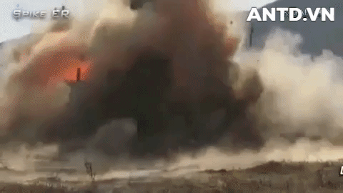 Ngoài diệt xe tăng, xe bọc thép, tên lửa Spike NLOS còn có thể tiêu diệt bộ binh và các lô cốt cố thủ trên mặt đất.