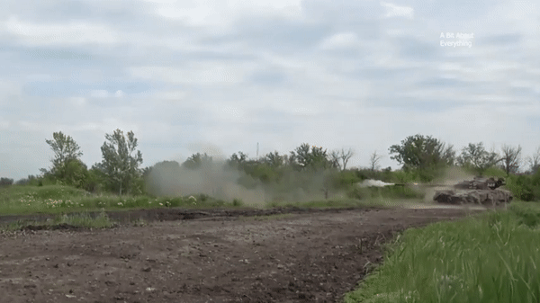 Gói nâng cấp mới nhất dành cho xe tăng T-80BV được nhà máy Uralvagonzavod giới thiệu vào tháng 7/2016.