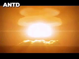 Theo thiết kế ban đầu, bom Sa Hoàng có sức nổ tương đương 100 triệu tấn TNT hay 6.600 quả bom ném xuống Hiroshima. Tuy nhiên, nhóm chế tạo đã quyết định giảm sức nổ của nó đi một nửa để bảo đảm an toàn.