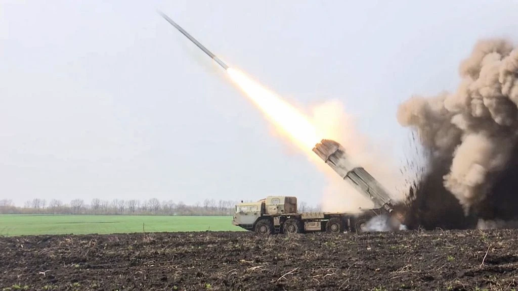 Vũ khí nào của Nga đối trọng được HIMARS ở Ukraine?