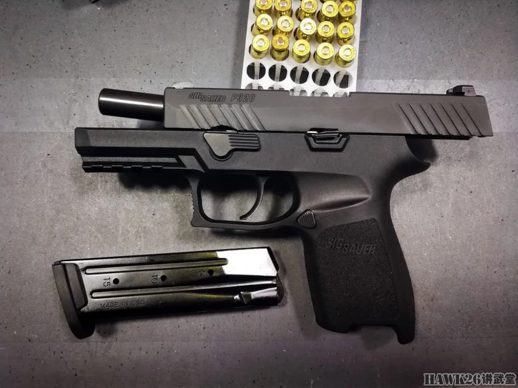 Bất ngờ khi "mổ bụng" súng ngắn M17 sau 25.000 phát bắn