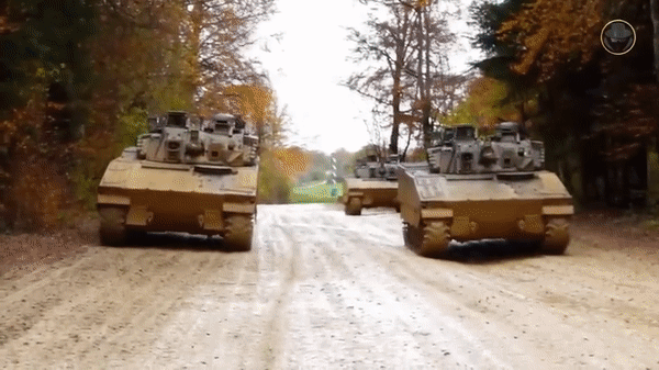 Xe chiến đấu bộ binh CV90 của Thụy Điển được giới thiệu vào năm 1993, chịu trách nhiệm phát triển và chế tạo dòng xe thiết giáp này là chi nhánh tập đoàn BAE Systems tại Thụy Điển.