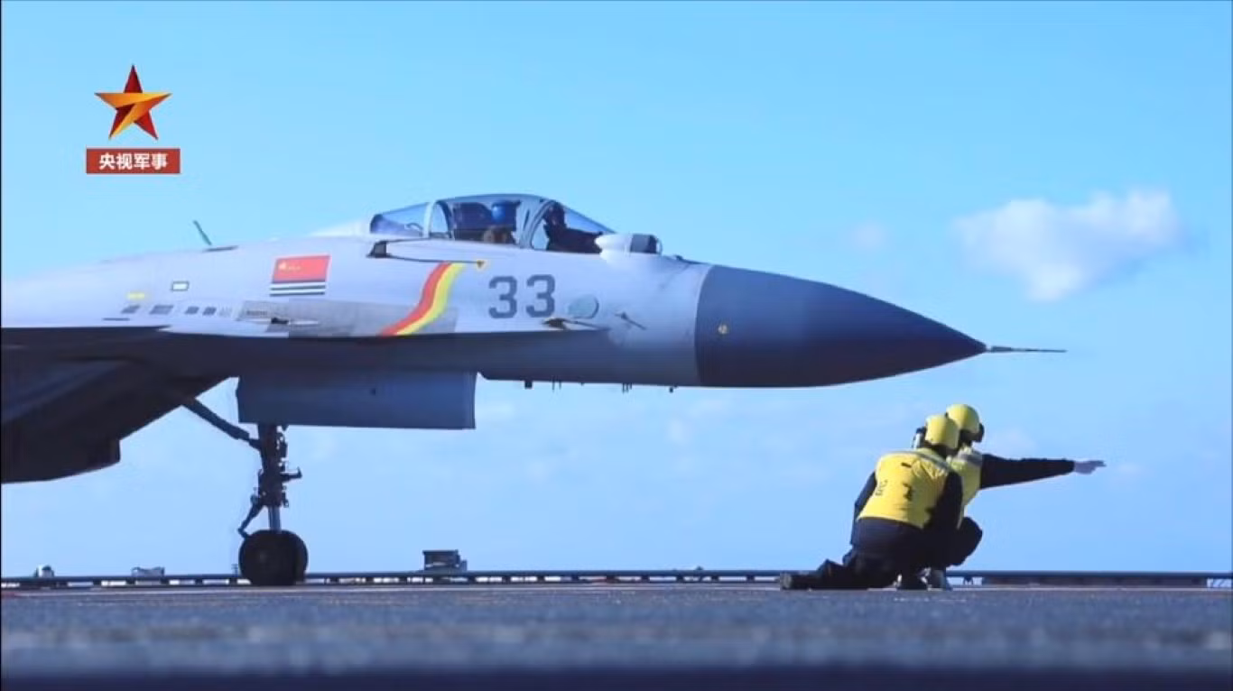 Tàu sân bay Sơn Đông: Vẻ ngoài hoành tráng, bên trong nhiều "vấn đề"!