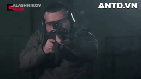 Số còn lại sẽ được chế tạo tại Ấn Độ bởi liên doanh Indo - Russia Rifles Private Limited với cổ phần thuộc Hội đồng Nhà máy Quân khí Ấn độ (OFB) và tập đoàn xuất khẩu vũ khí Nga Rosoboronexport.