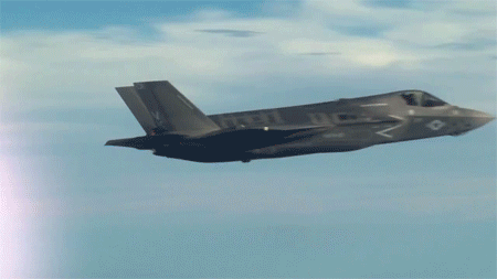 Hạ viện Thụy Sĩ hôm 15/9 duyệt thương vụ mua 36 tiêm kích tàng hình F-35A từ Mỹ với tổng trị giá 5,5 tỷ USD, sau khi Thượng viện Thụy Sĩ thông qua quyết định tương tự.