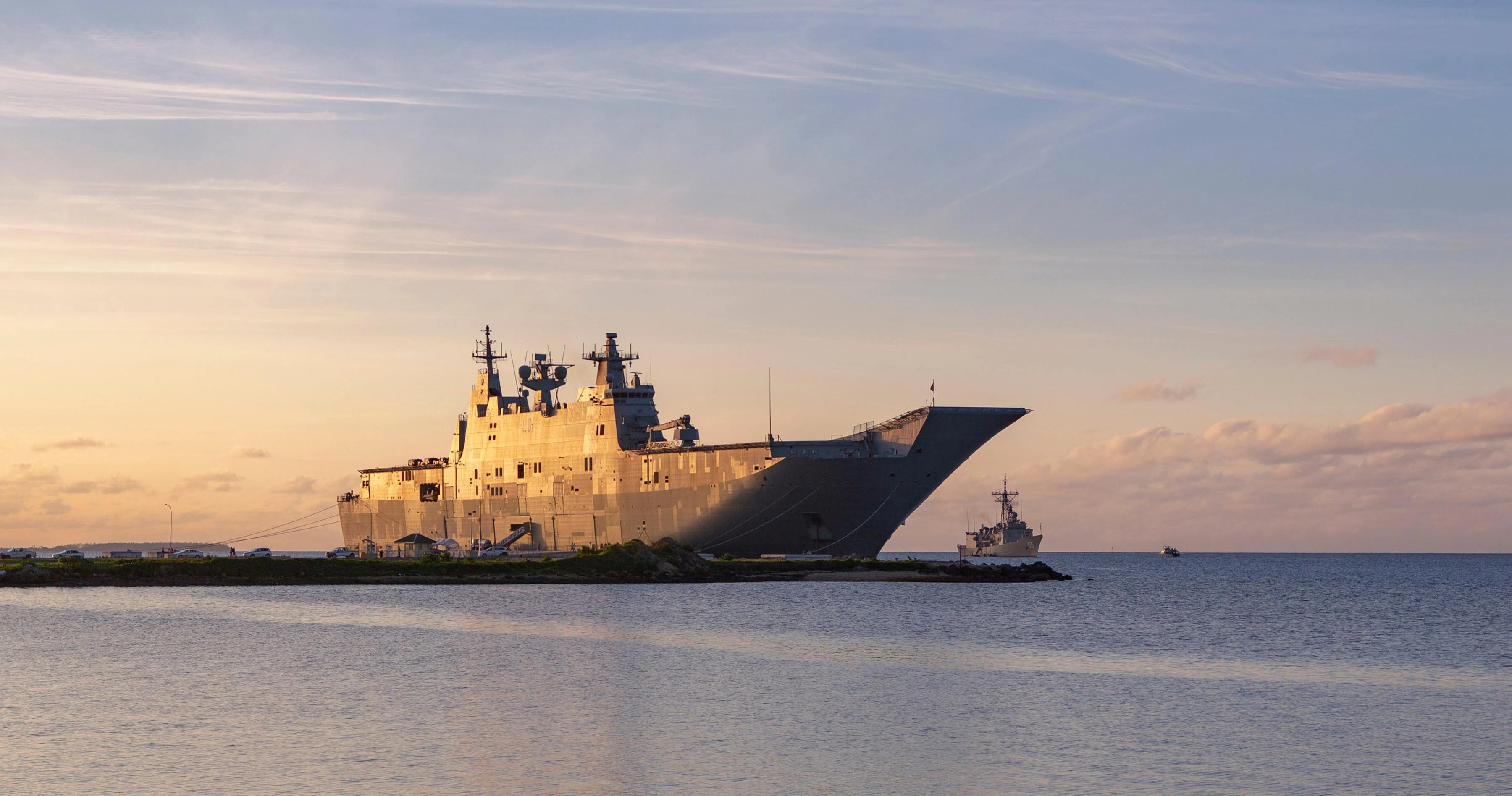 Soái hạm của Australia, nhân tố bất ngờ tại Biển Đông 