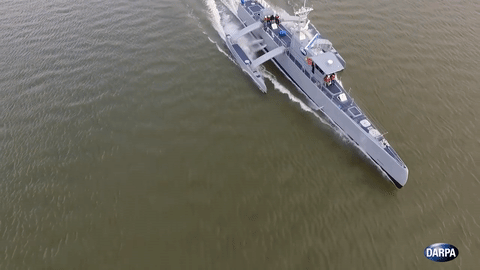 Quyết định chuyển giao tàu săn ngầm Sea Hunter cho Hải quân Mỹ được thực hiện sau khi con tàu đã hoàn thành tất cả các cuộc thử nghiệm trong suốt hơn 4 năm qua và thực hiện những chỉnh sửa cần thiết. Trước đó Sea Hunter được dự định biên chế vào năm 2018, tuy nhiên sau đó chúng được dời lại do chưa hoàn thiện một số tính năng.