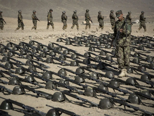 Taliban sẽ kiếm được hàng chục tỷ USD nhờ xuất khẩu vũ khí Mỹ