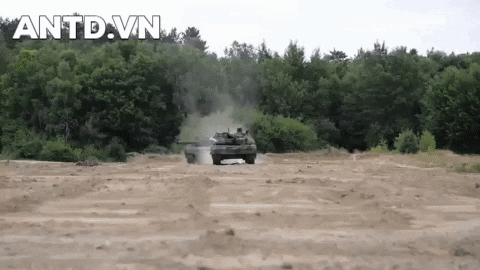 Với con số ít ỏi như vậy, tổng số xe tăng chủ lực Pháp đang biên chế chỉ bằng 1/17 số xe tăng Nga đang biên chế, tức vào khoảng 3.700 chiếc, chưa kể khoảng hơn chục ngàn chiếc khác đang được Moscow cho niêm cất.