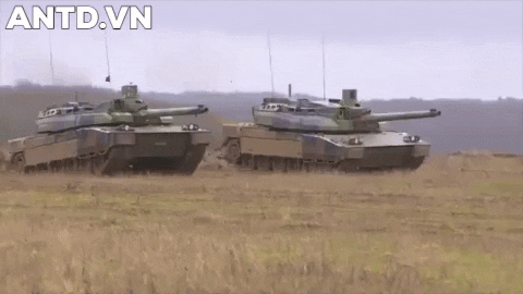 Trang Avia của Nga cho rằng, con số xe tăng của Pháp là quá ít, vậy lấy gì để họ đe dọa Nga trong những vấn đề liên quan tới miền Đông Ukraine.