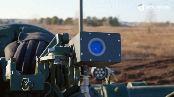 Theo giới quan sát, nhiều thành phần của T-64BVK tương tự T-64BM phiên bản mới chính thức ra mắt cách đây ít lâu, khi được trang bị kính ngắm quang điện tử hiện đại do Ukraine sản xuất với công nghệ NATO,