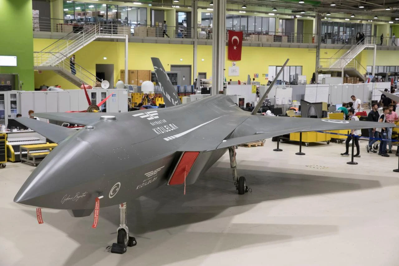 Tàu sân bay Thổ Nhĩ Kỳ không F-35B khi có UAV tàng hình Kızılelma