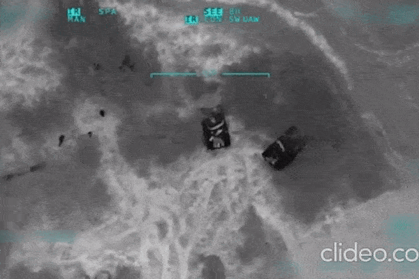 Ngoài việc được sử dụng như một loại vũ khí tấn công, các loại UAV dân sự cũng đóng góp rất lớn cho hoạt động tình báo, trinh sát pháo binh, cung cấp thông tin chiến trường theo thời gian thực,...