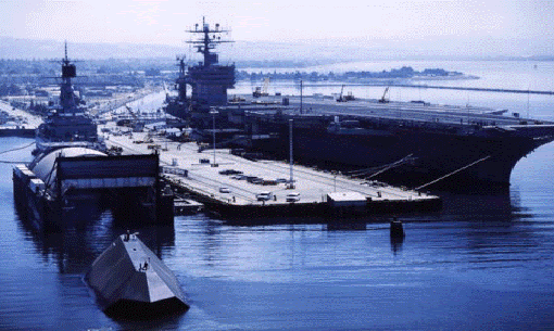 Những lần thử nghiệm đầu tiên của Sea Shadow năm 1981 không thu được kết quả tốt đẹp. Sea Shadow tạo ra vệt nước quá lớn khi hoạt động, dễ dàng bị phát hiện bằng hệ thống thủy âm hay trinh sát trên không. Các kỹ sư phát hiện ra rằng vệt nước lớn này là do chân vịt tàu đã bị lắp ngược so với thiết kế.