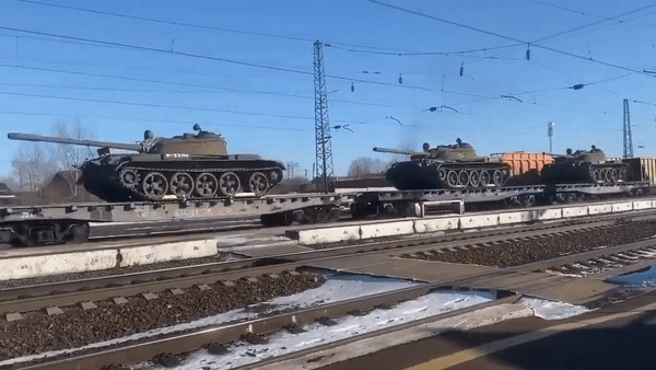 "Hoán cải xe tăng T-54/55 thành VBIED có thể trở thành xu hướng mới và phổ biến khắp chiến trường. Nga đang sở hữu kho dự trữ rất lớn, quá trình biến chúng thành xe bom tự sát cũng rất đơn giản và rẻ tiền", chuyên gia Thomas Newdick viết trên chuyên trang quân sự Warzone.