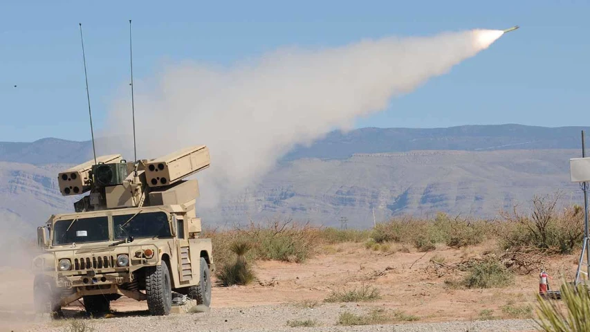 Hệ thống phòng thủ Avenger Mỹ để lọt liền 5 quả tên lửa tấn công bí ẩn